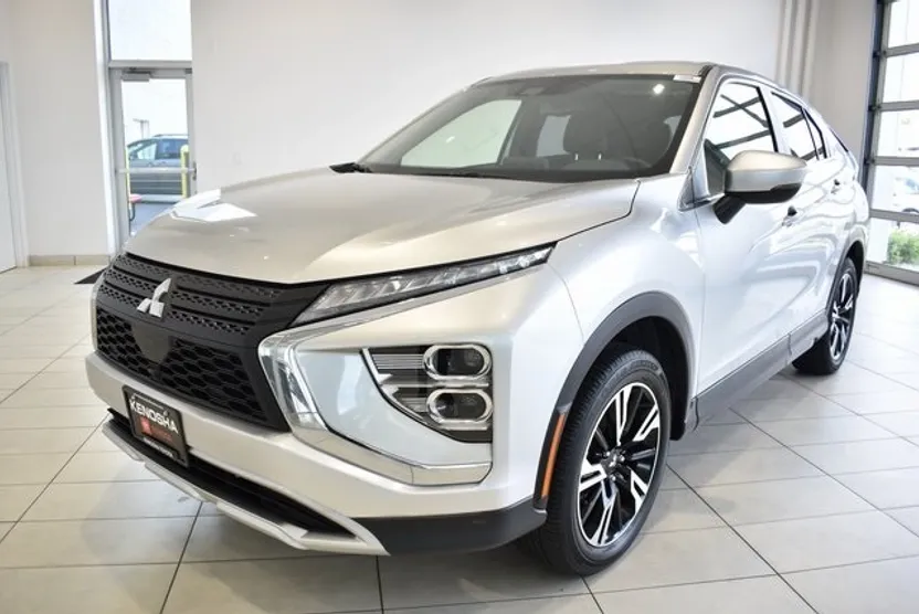 2024 Mitsubishi Eclipse Cross SE photo 1