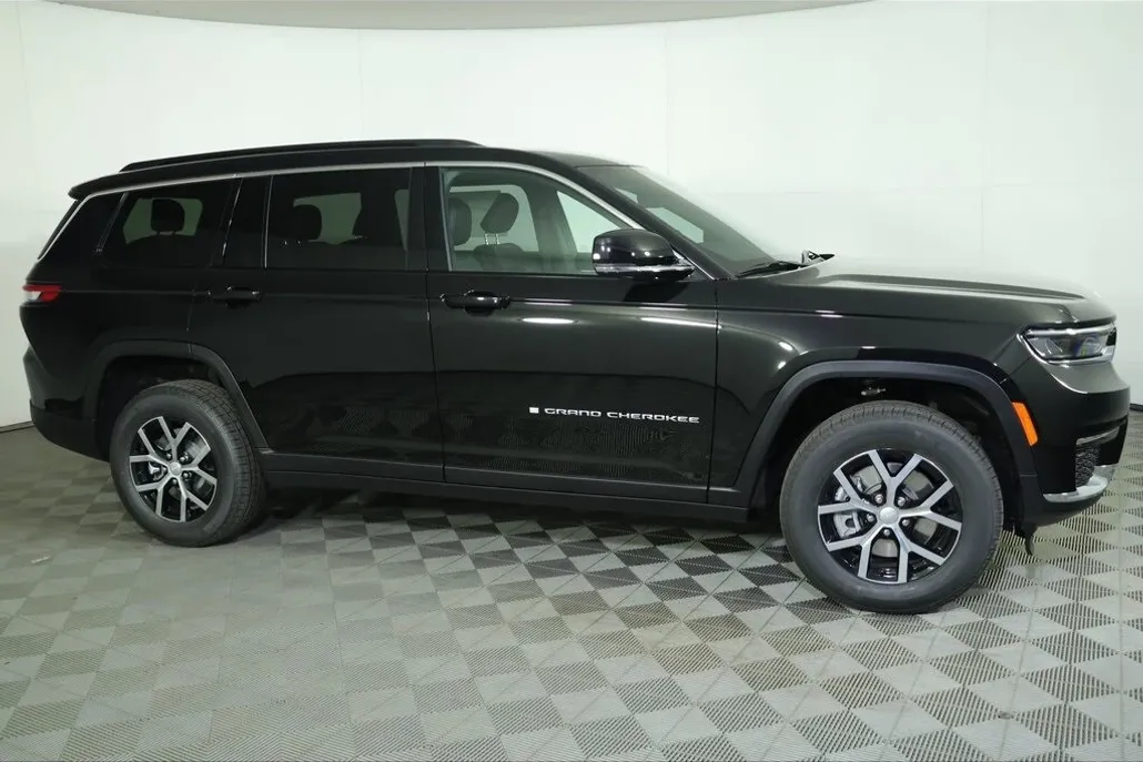 2025 Jeep Grand Cherokee Limited photo 1