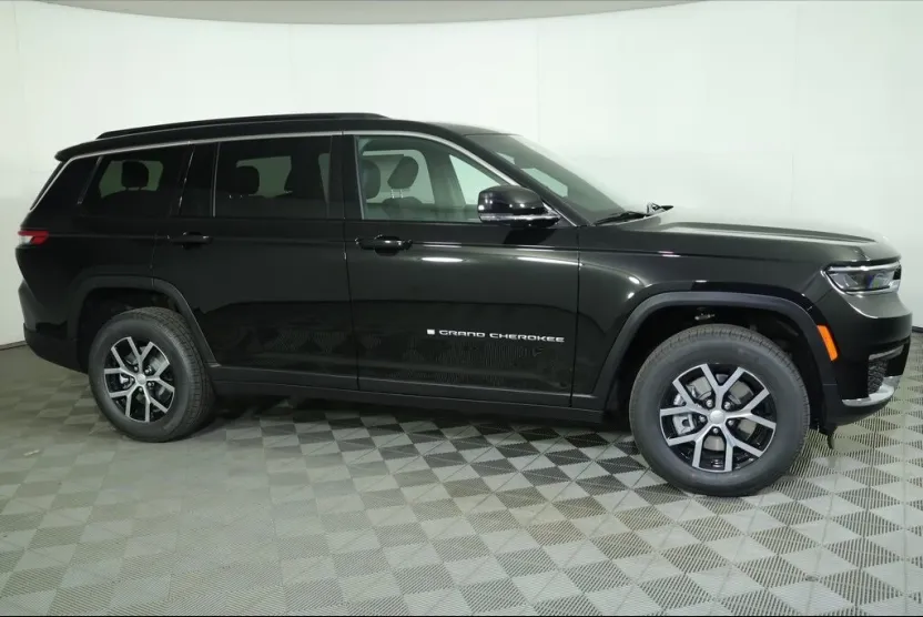 2025 Jeep Grand Cherokee Limited photo 1