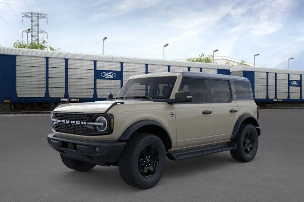 2025 Ford Bronco Outer Banks photo 1