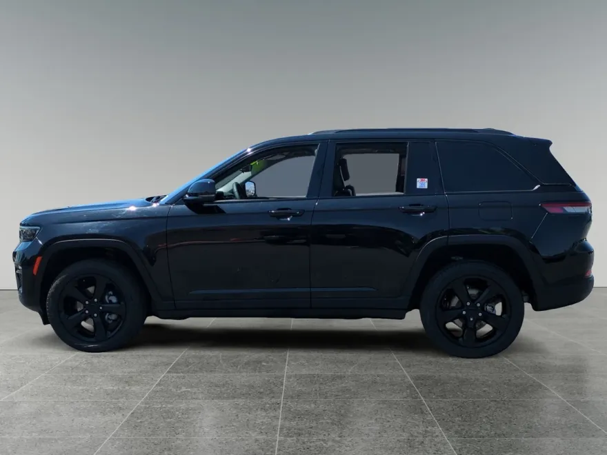 2023 Jeep Grand Cherokee Limited photo 1