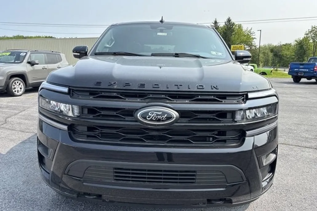 2024 Ford Expedition Limited photo 1