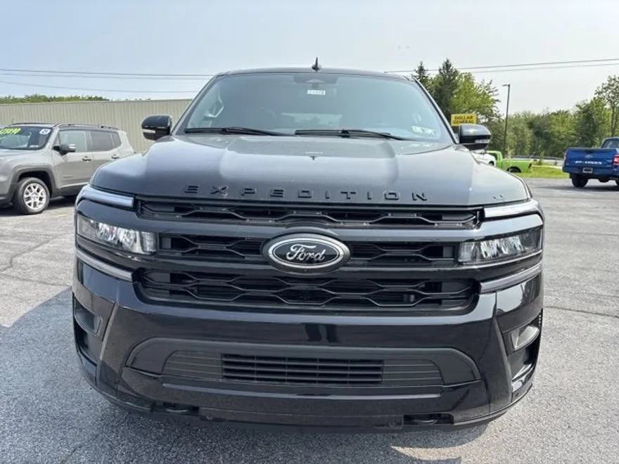 2024 Ford Expedition Limited photo 1