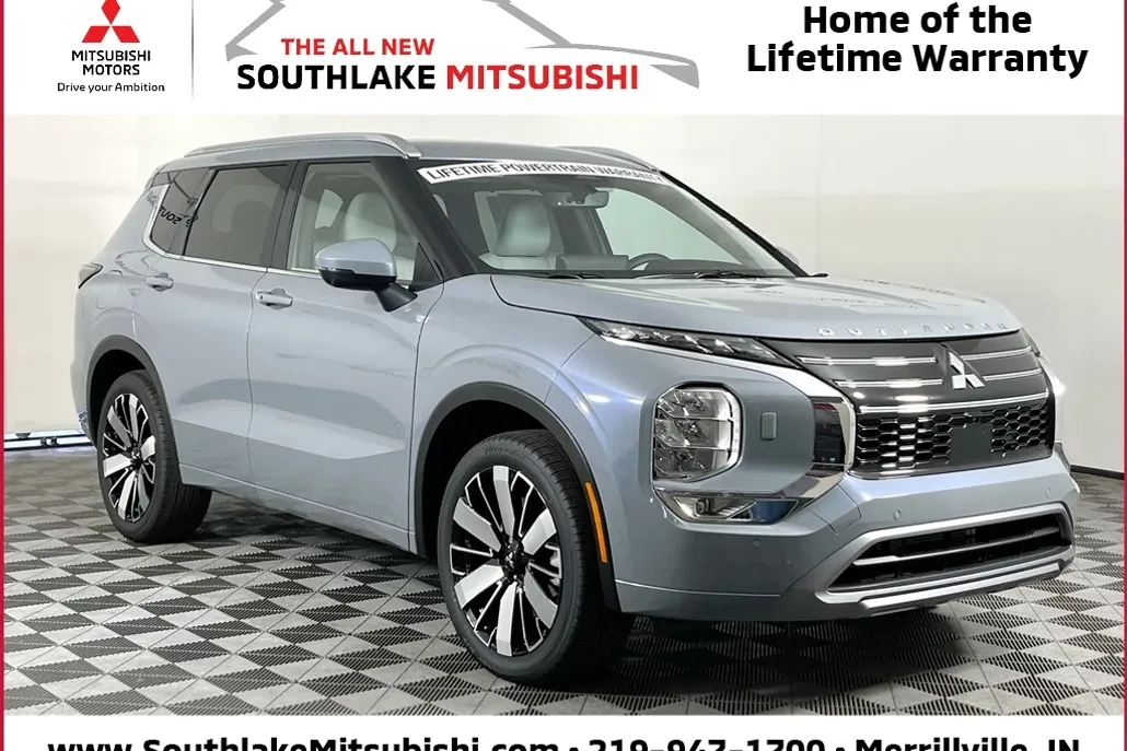 2025 Mitsubishi Outlander SEL photo 1