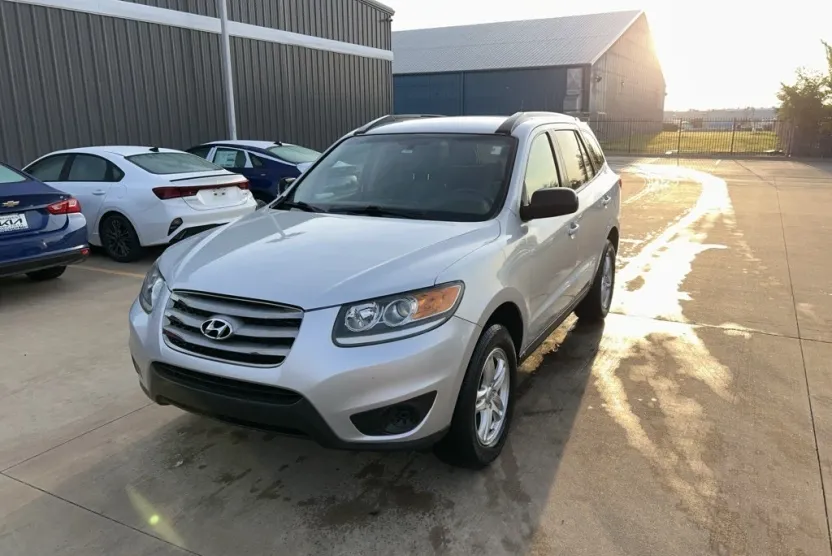 2012 Hyundai Santa Fe GLS photo 1
