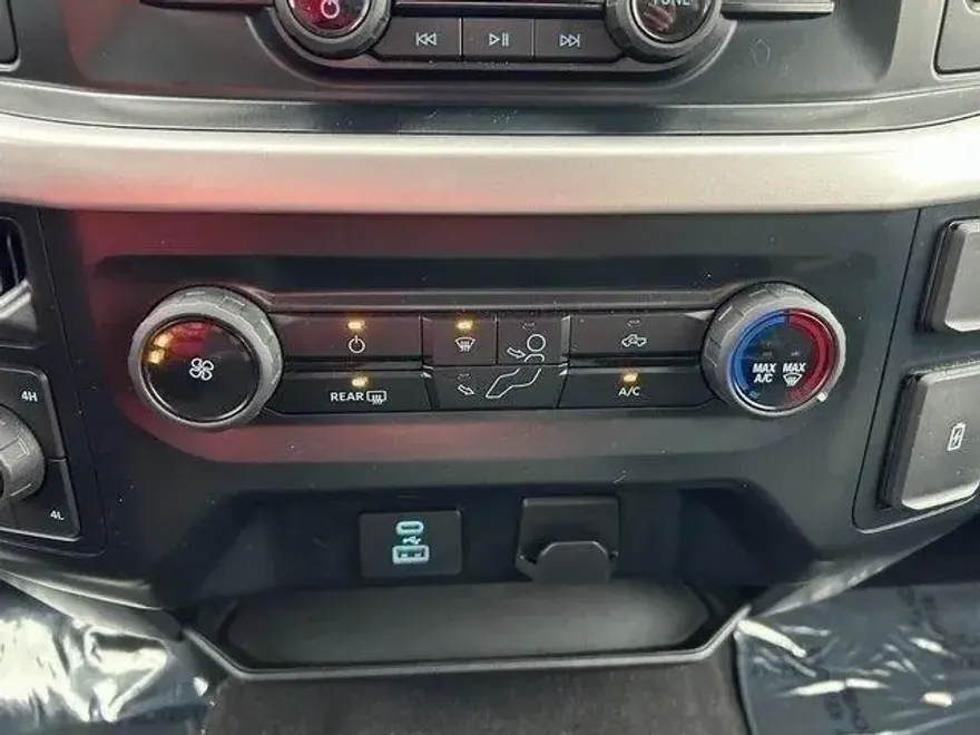 2023 Ford F-150 XLT photo 16