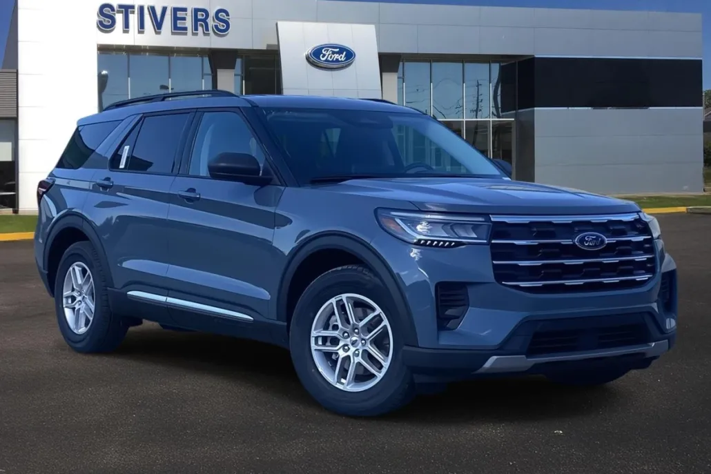 2025 Ford Explorer photo 1