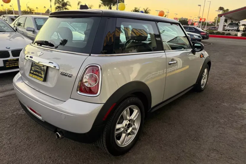 2012 Mini Cooper Hardtop photo 1