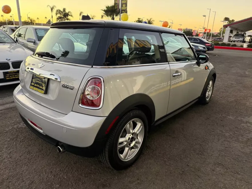 2012 Mini Cooper Hardtop photo 1