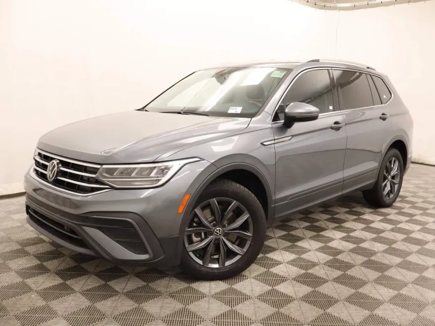 2022 Volkswagen Tiguan SE photo 1