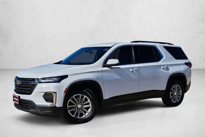2022 Chevrolet Traverse Leather photo 1