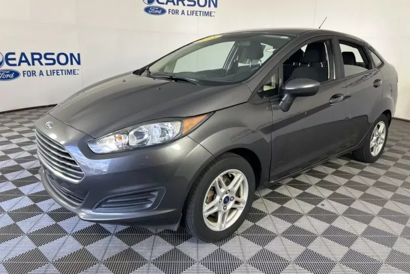 2018 Ford Fiesta SE photo 1
