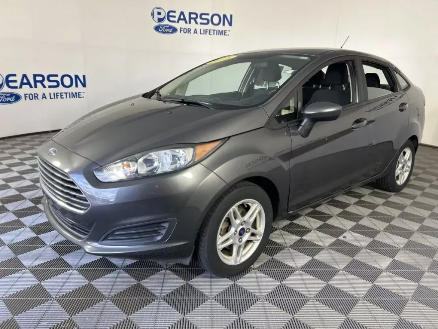 2018 Ford Fiesta SE photo 1