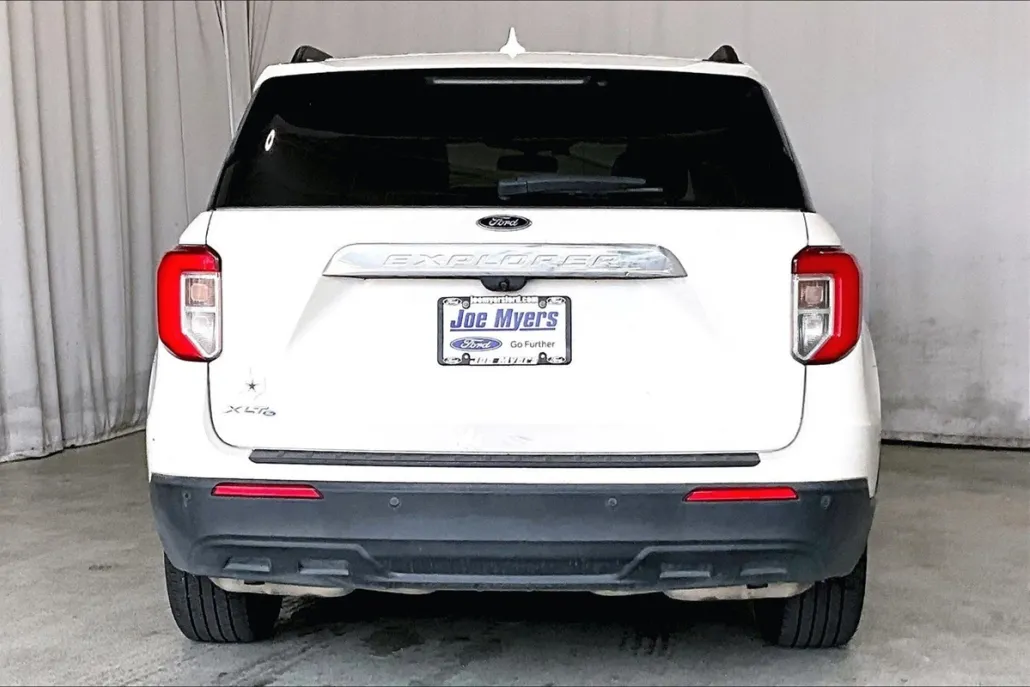2022 Ford Explorer XLT photo 1