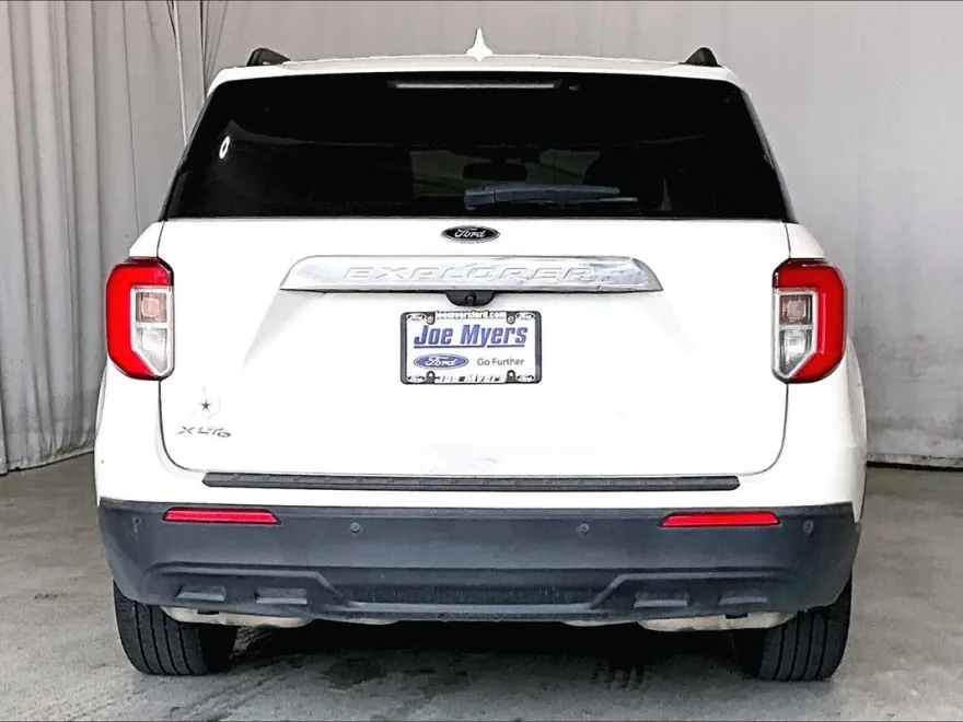 2022 Ford Explorer XLT photo 1