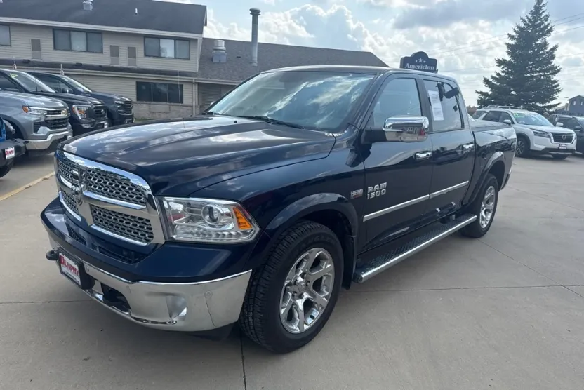 2018 Ram 1500 Laramie photo 1