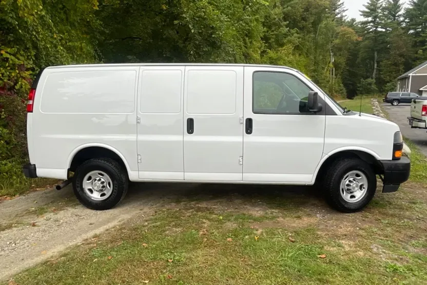 2020 Chevrolet Express 2500 Cargo photo 1