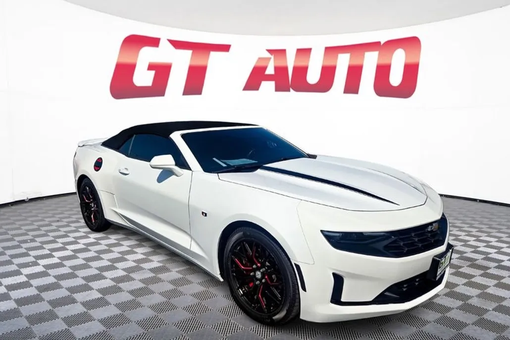 2019 Chevrolet Camaro 1LS 1LT photo 1