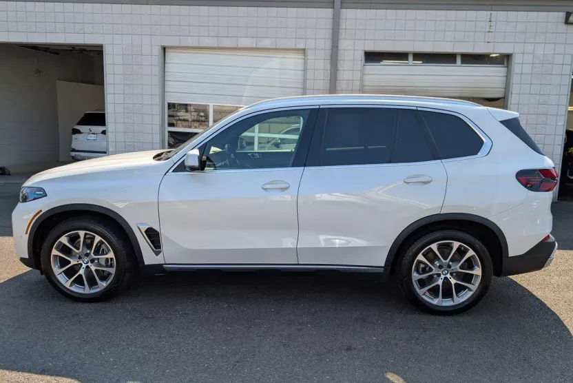 2025 Bmw X5 xDrive40i photo 1