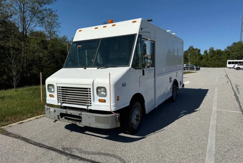 2010 Freightliner MT 45 Chassis photo 1