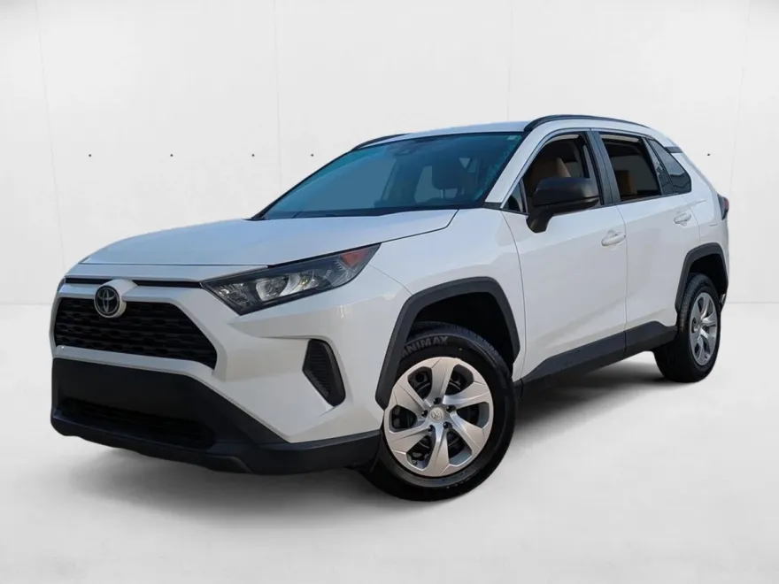 2021 Toyota RAV4 LE photo 1