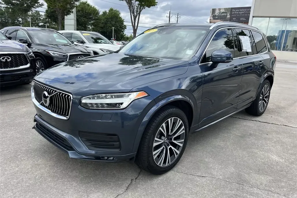2021 Volvo XC90 T6 Momentum photo 1
