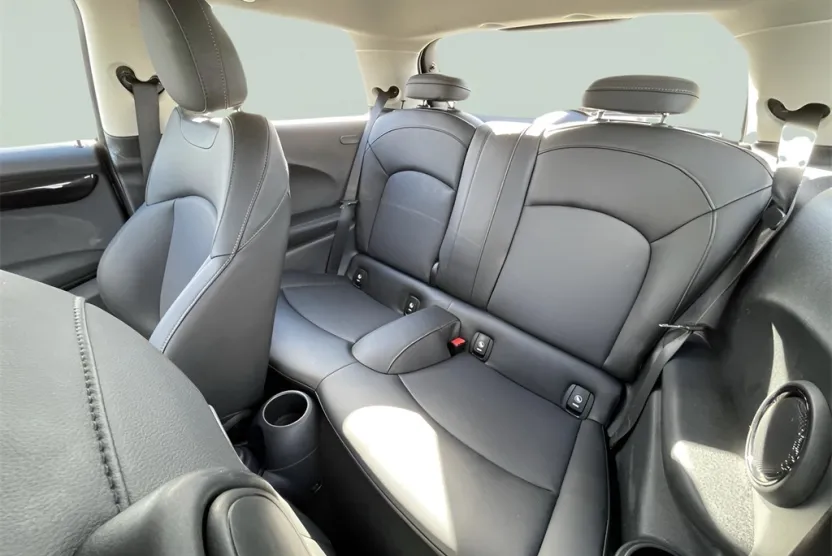 2021 Mini Cooper SE Signature photo 1