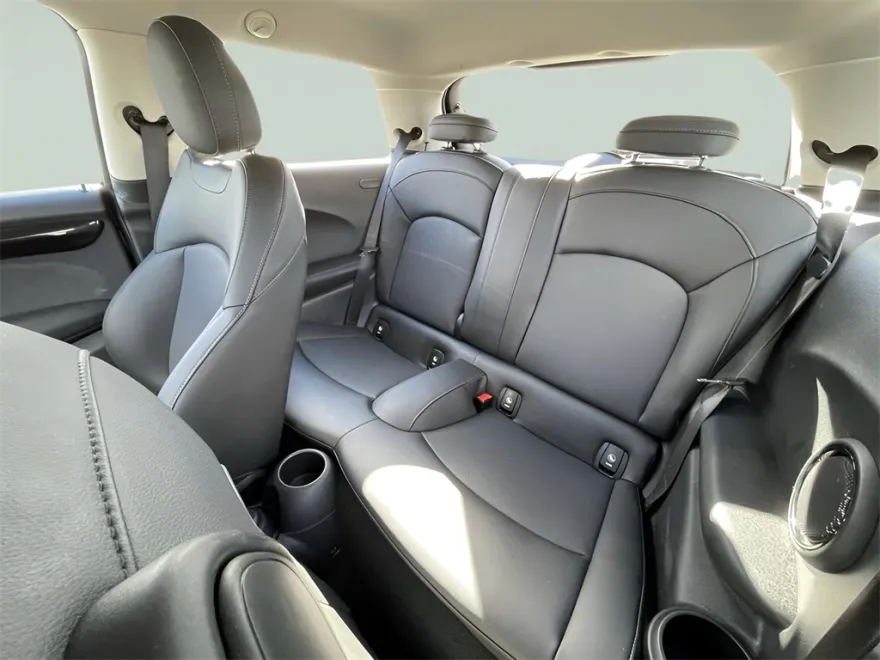 2021 Mini Cooper SE Signature photo 1