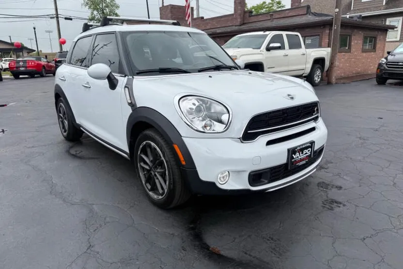 2015 Mini Countryman S ALL4 photo 1
