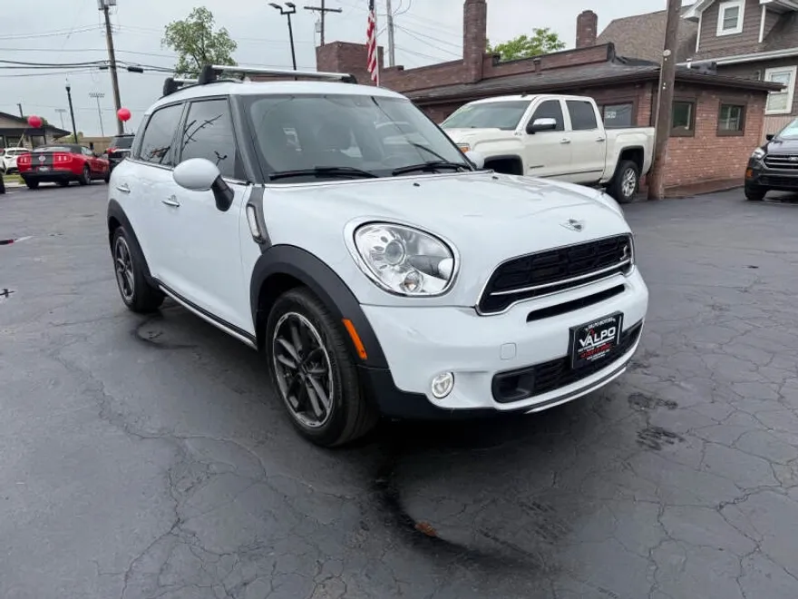 2015 Mini Countryman S ALL4 photo 1
