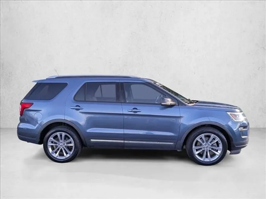 2018 Ford Explorer XLT photo 1
