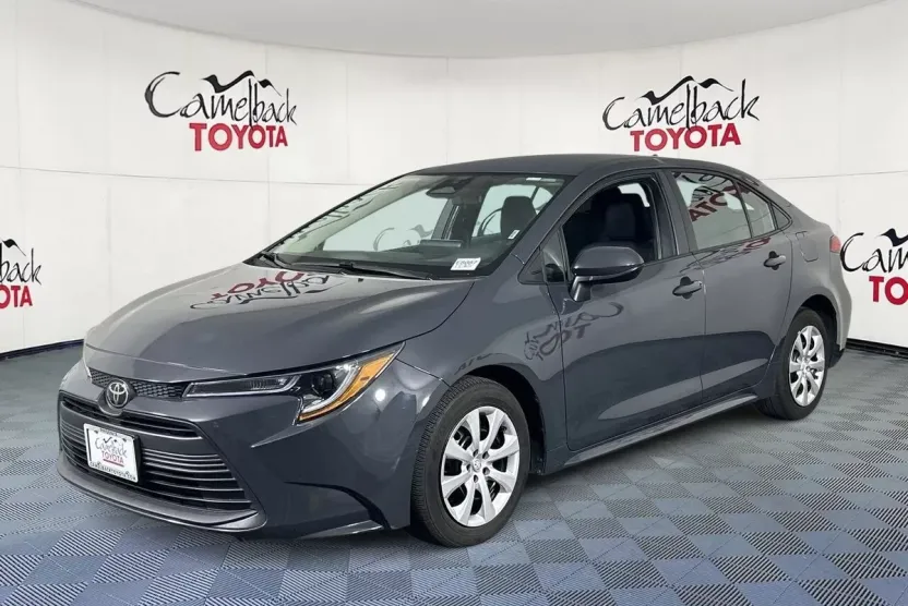 2024 Toyota Corolla LE photo 1