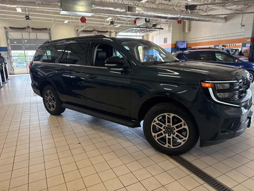 2025 Ford Expedition MAX XLT photo 1