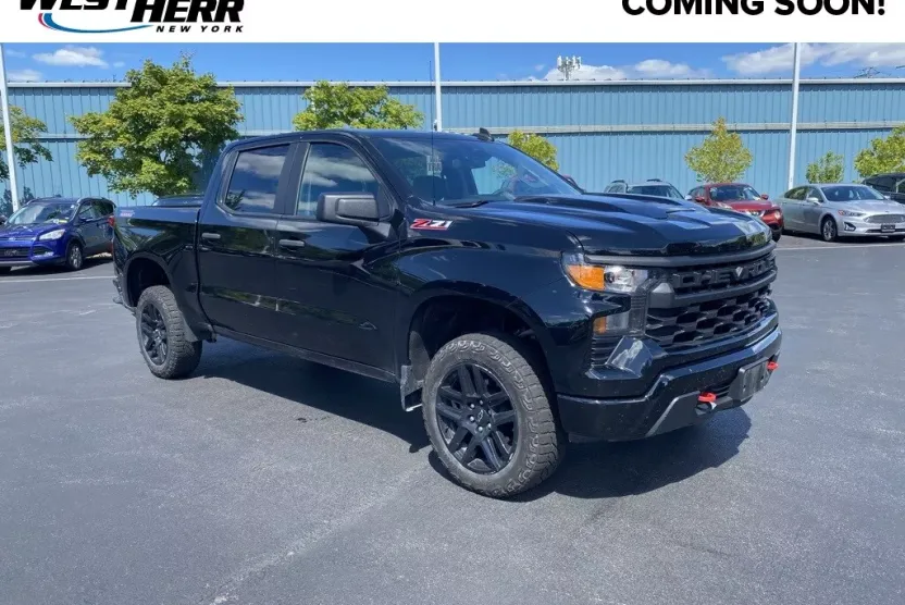 2023 Chevrolet Silverado 1500 Custom Trail Boss photo 1