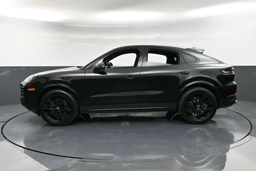 2026 Porsche Cayenne Coupe photo 1