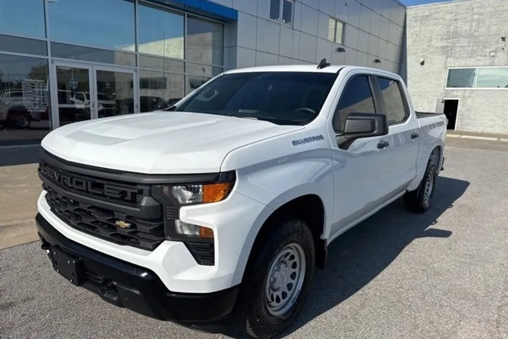 2024 Chevrolet Silverado 1500 photo 1