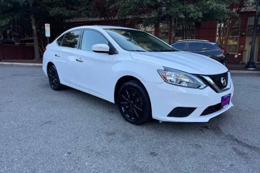 2019 Nissan Sentra S photo 1