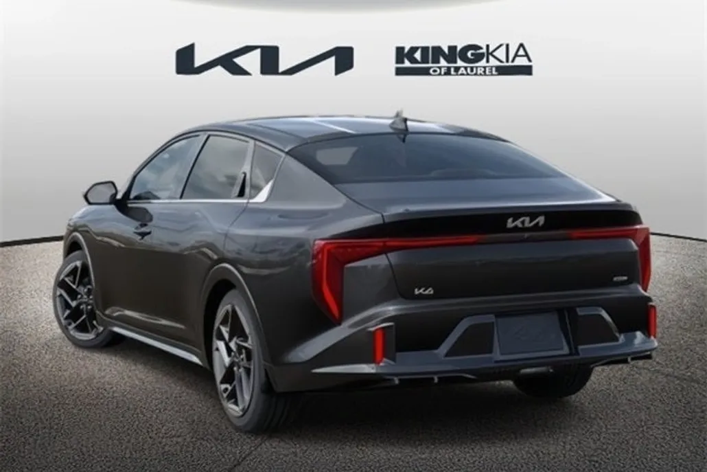2025 Kia K4 GT-Line photo 1