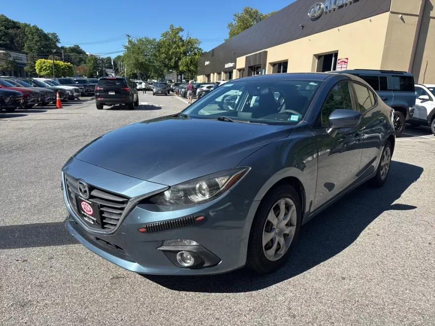 2016 Mazda Mazda3 i Sport photo 1