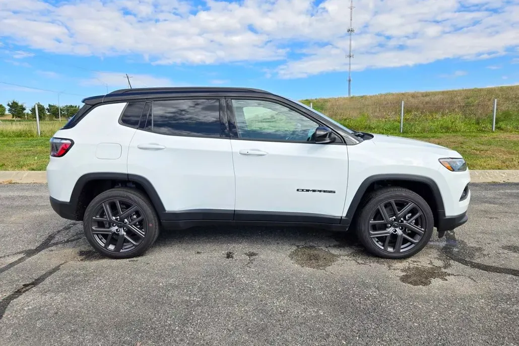 2026 Jeep Compass Limited Altitude photo 1