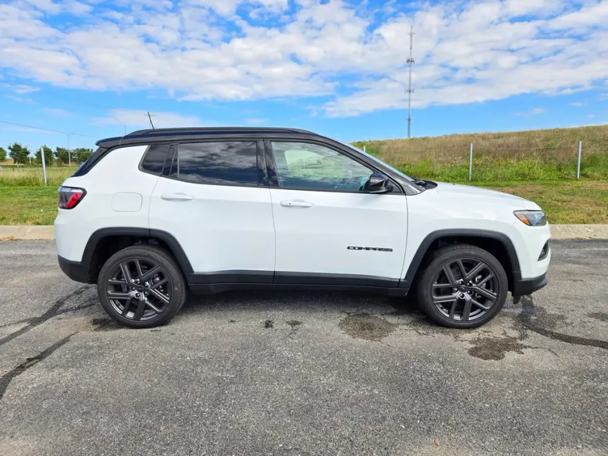 2026 Jeep Compass Limited Altitude photo 1