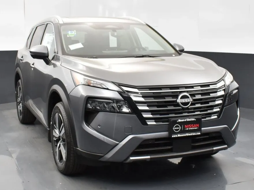 2025 Nissan Rogue SL photo 1