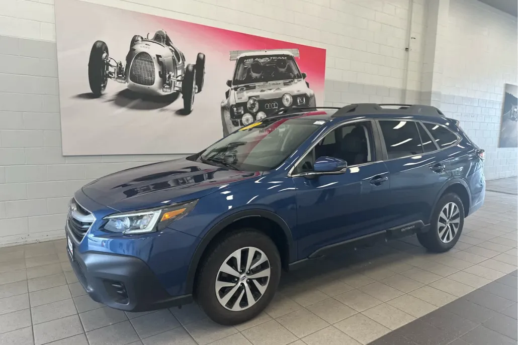 2022 Subaru Outback Premium photo 1