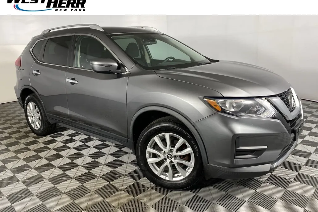 2020 Nissan Rogue SV photo 1