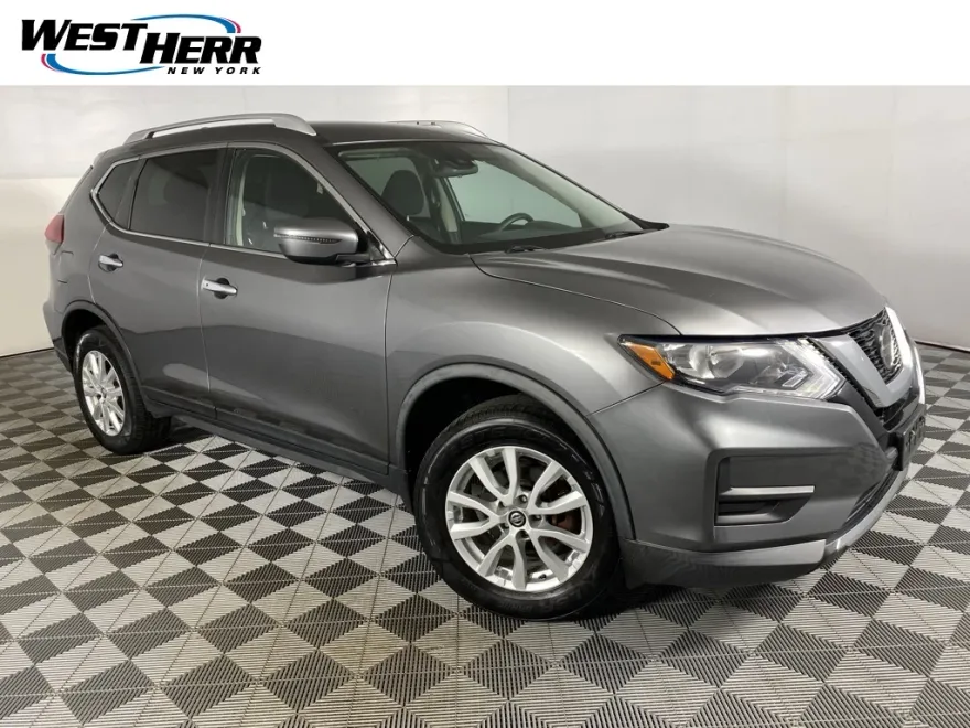 2020 Nissan Rogue SV photo 1