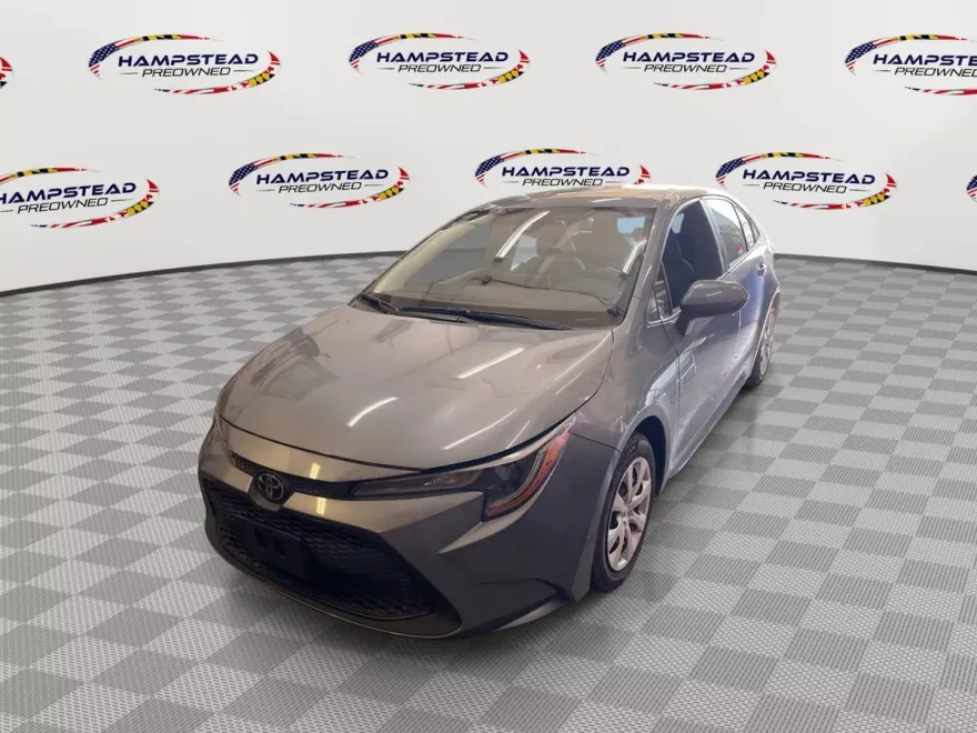 2021 Toyota Corolla LE photo 1