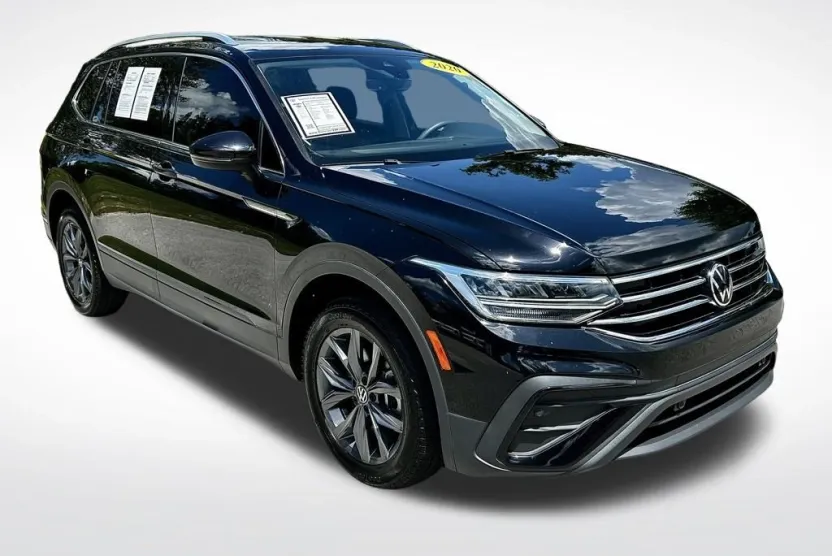 2022 Volkswagen Tiguan SE photo 1