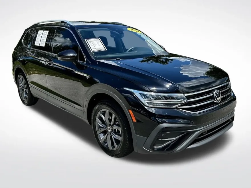 2022 Volkswagen Tiguan SE photo 1