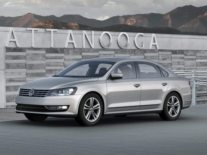 2015 Volkswagen Passat Wolfsburg Edition photo 1