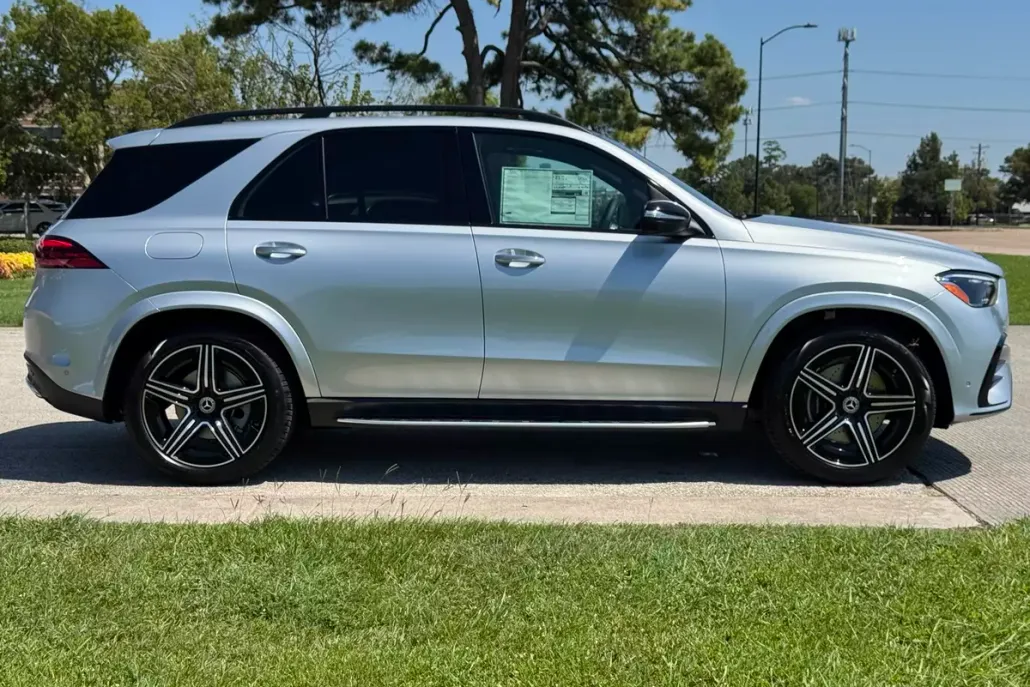2026 Mercedes Benz GLE 450 4MATIC photo 1